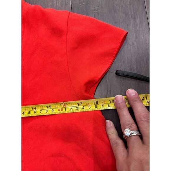 HALOGEN Red/Orange Sleeveless V Neck Top Sz S Like New - Picture 4 of 7